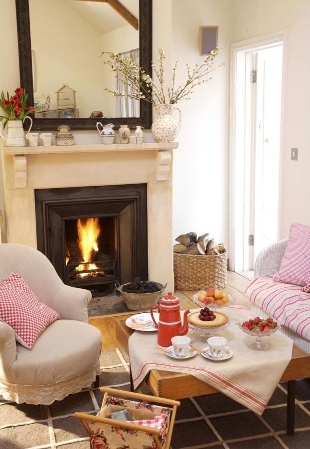 Fosse Farmhouse Holiday Cottages Chippenham  Exterior photo